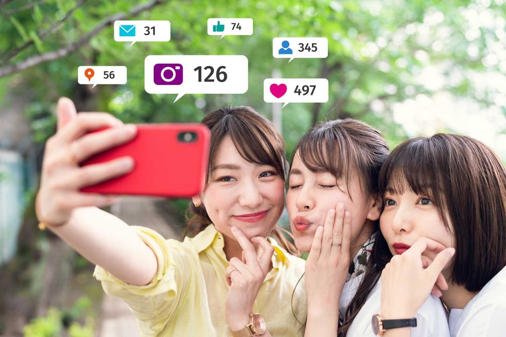 How do Japanese use social media?